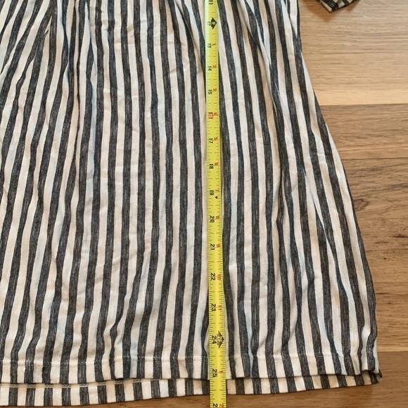 Max Studio Cold Shoulder Flowy Vertical Striped Blouse Black & White Women’s S - Picture 7 of 11